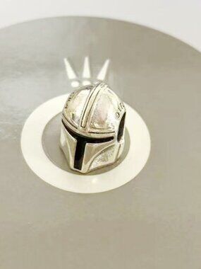 Disney Parks Star Wars The Mandalorian Helmet Pandora Charm Exclusive NIB 2023